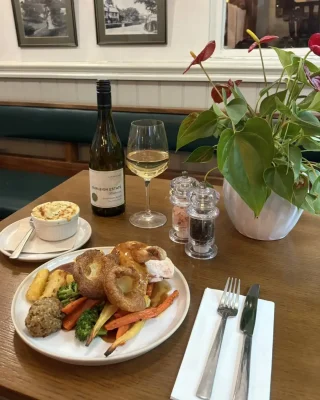 the-crown-arford-food-2
